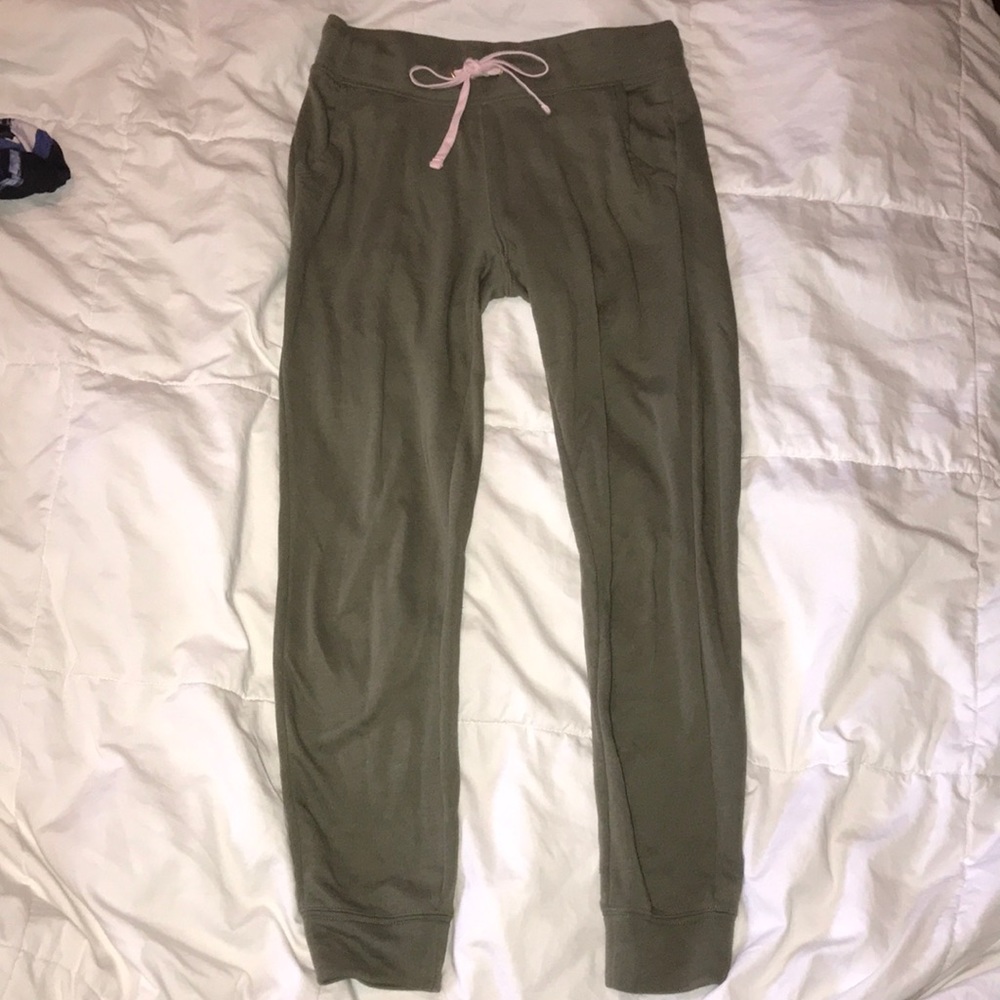 Army green sweatpants/joggers